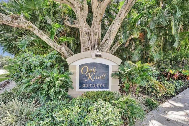 1741 W Oak Knoll Cir, Davie, FL 33324