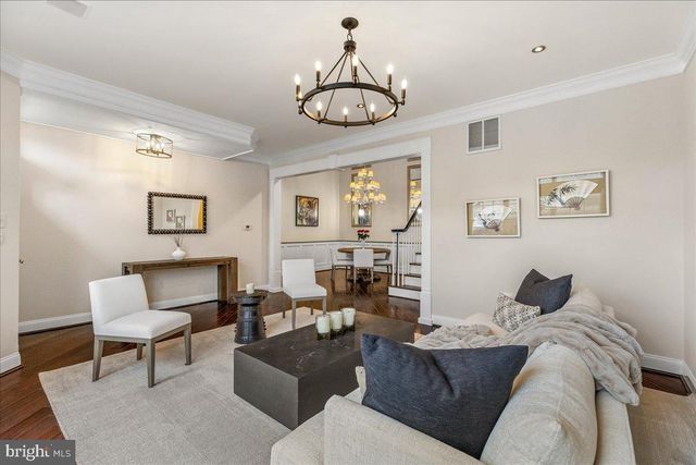 8 HUTCHINSON DR, Princeton, NJ 08540