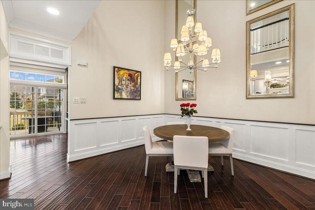 8 HUTCHINSON DR, Princeton, NJ 08540