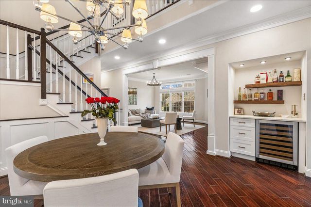 8 HUTCHINSON DR, Princeton, NJ 08540