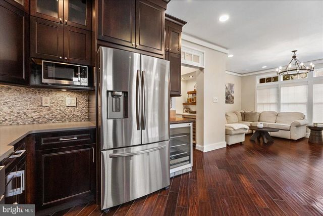 8 HUTCHINSON DR, Princeton, NJ 08540