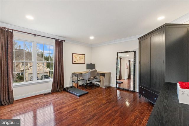 8 HUTCHINSON DR, Princeton, NJ 08540