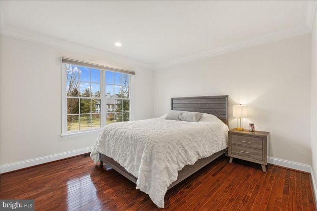 8 HUTCHINSON DR, Princeton, NJ 08540