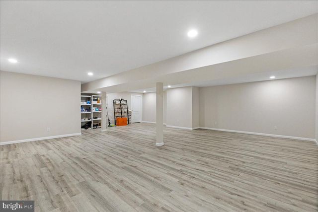 8 HUTCHINSON DR, Princeton, NJ 08540