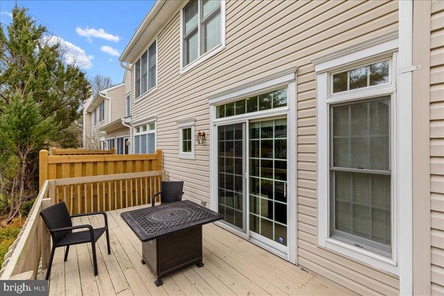 8 HUTCHINSON DR, Princeton, NJ 08540