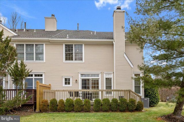 8 HUTCHINSON DR, Princeton, NJ 08540