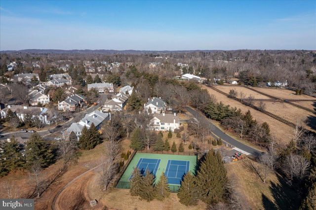 8 HUTCHINSON DR, Princeton, NJ 08540