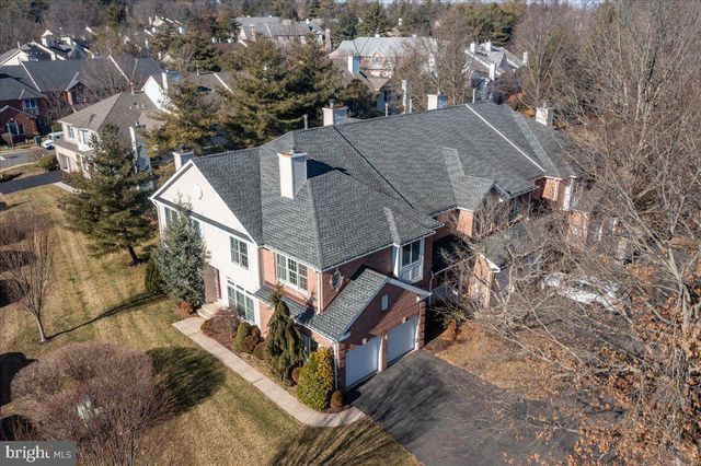 8 HUTCHINSON DR, Princeton, NJ 08540