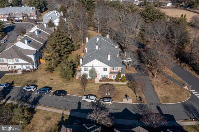 8 HUTCHINSON DR, Princeton, NJ 08540