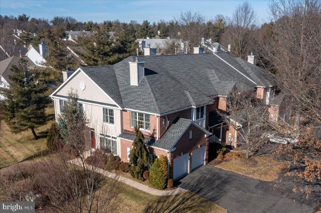 8 HUTCHINSON DR, Princeton, NJ 08540