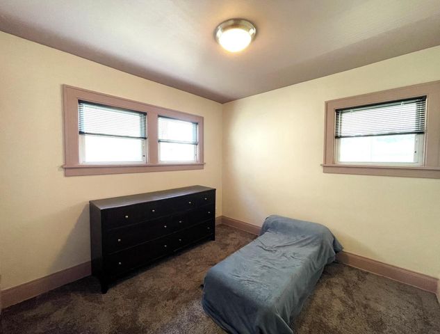 2401 W Plainfield AVENUE, Milwaukee, WI 53221