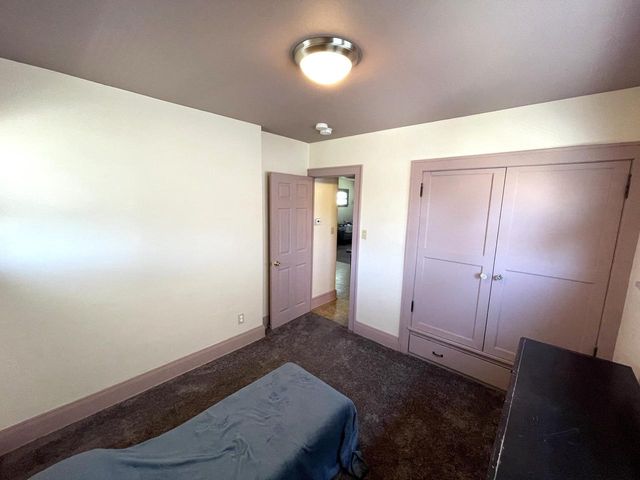 2401 W Plainfield AVENUE, Milwaukee, WI 53221