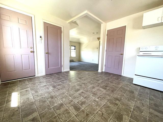 2401 W Plainfield AVENUE, Milwaukee, WI 53221