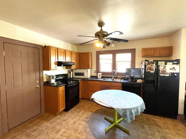2401 W Plainfield AVENUE, Milwaukee, WI 53221