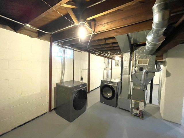 2401 W Plainfield AVENUE, Milwaukee, WI 53221