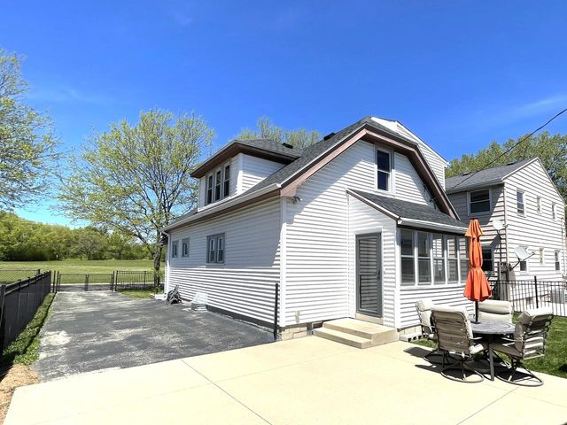 2401 W Plainfield AVENUE, Milwaukee, WI 53221