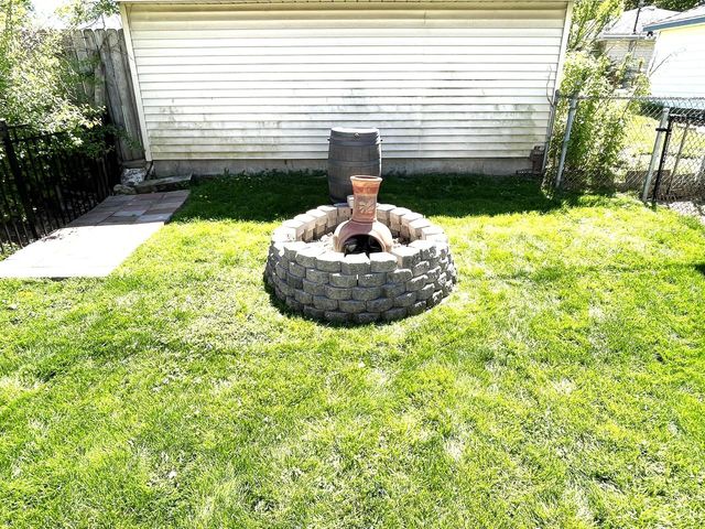 2401 W Plainfield AVENUE, Milwaukee, WI 53221