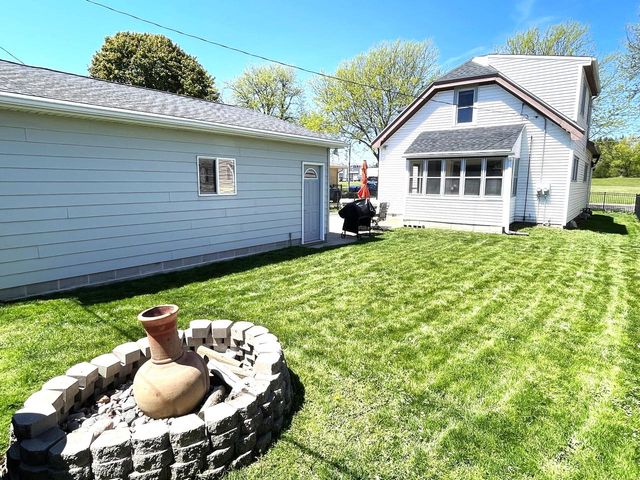 2401 W Plainfield AVENUE, Milwaukee, WI 53221