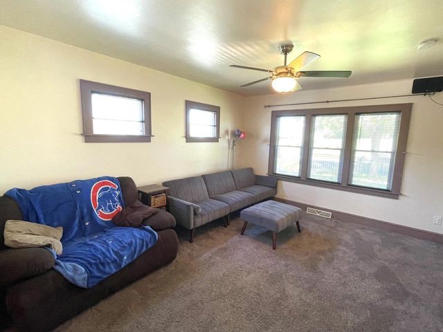 2401 W Plainfield AVENUE, Milwaukee, WI 53221