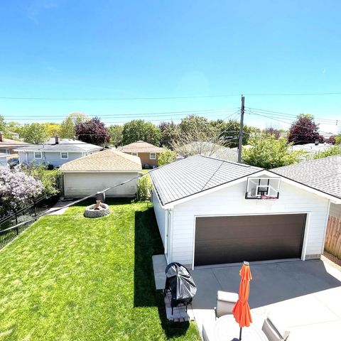 2401 W Plainfield AVENUE, Milwaukee, WI 53221