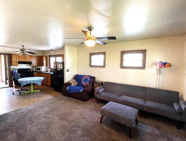 2401 W Plainfield AVENUE, Milwaukee, WI 53221
