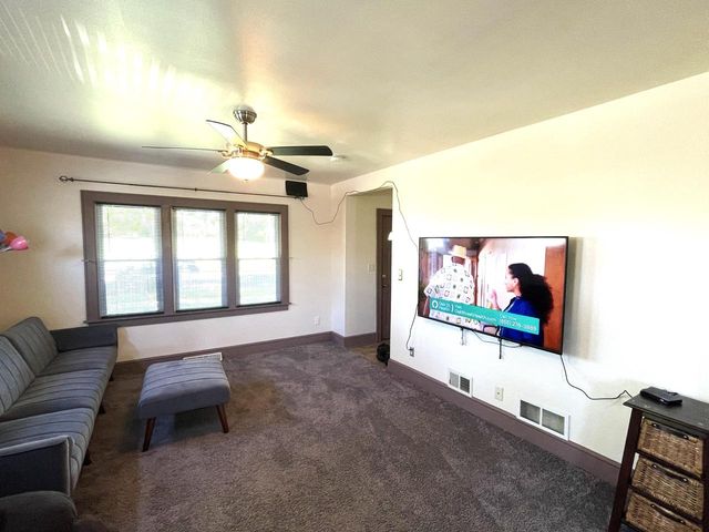 2401 W Plainfield AVENUE, Milwaukee, WI 53221