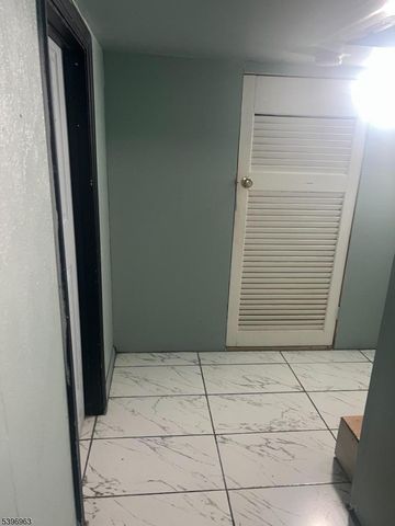 149 Smith St, Newark City, NJ 07106