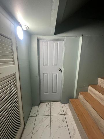 149 Smith St, Newark City, NJ 07106