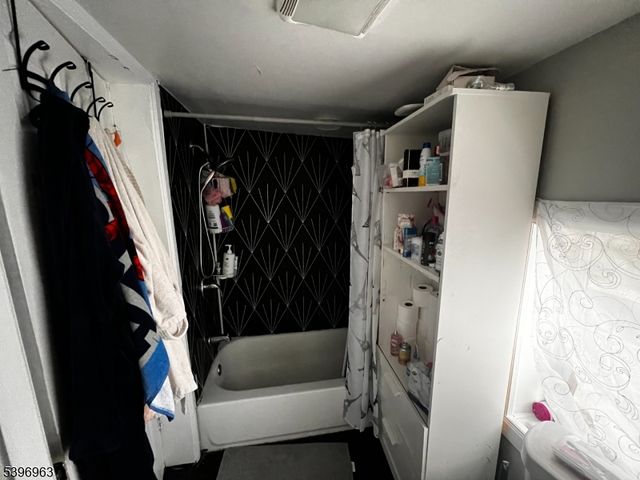 149 Smith St, Newark City, NJ 07106