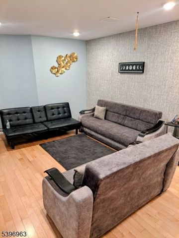 149 Smith St, Newark City, NJ 07106