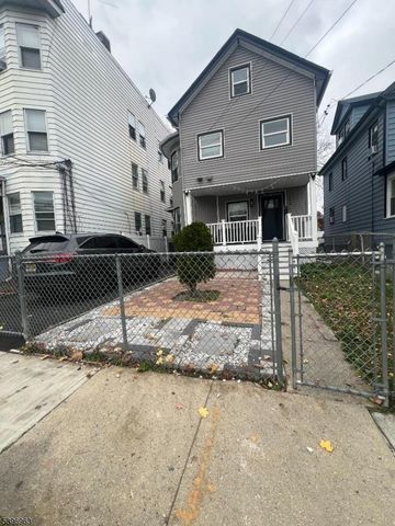 149 Smith St, Newark City, NJ 07106