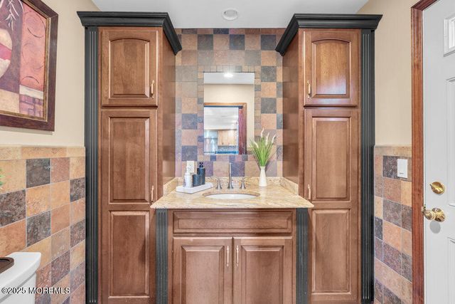 22 Hickory Lane, Freehold, NJ 07728