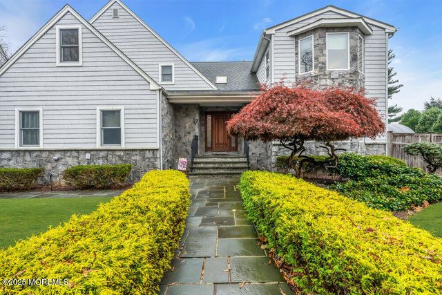 22 Hickory Lane, Freehold, NJ 07728