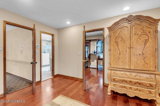 22 Hickory Lane, Freehold, NJ 07728