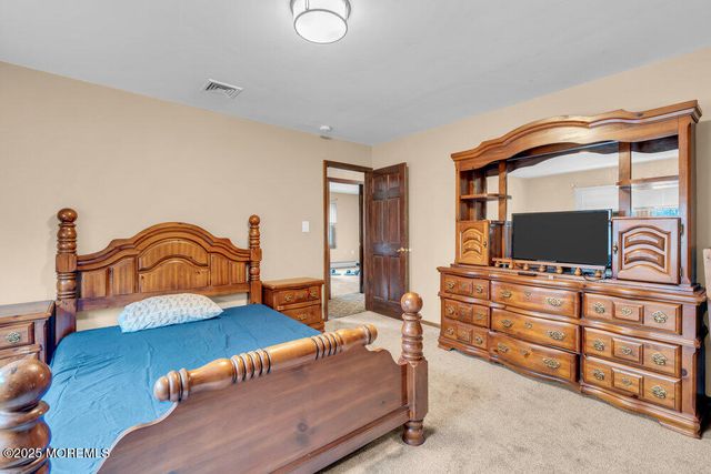 22 Hickory Lane, Freehold, NJ 07728