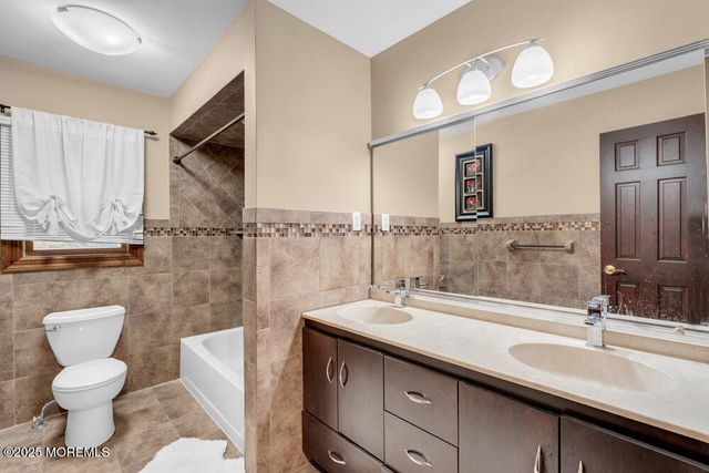 22 Hickory Lane, Freehold, NJ 07728