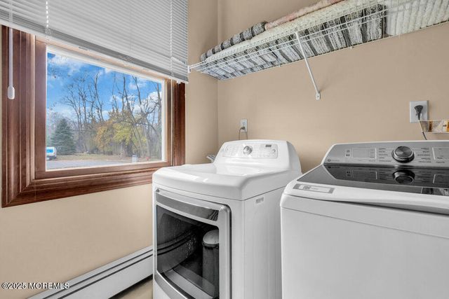 22 Hickory Lane, Freehold, NJ 07728