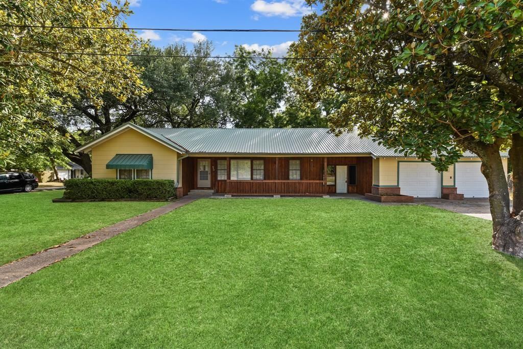 400 N Elm Street, Tomball, TX 77375