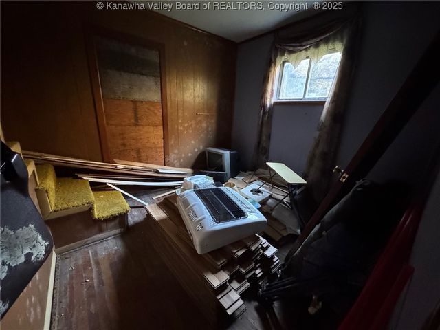 225 Laxton Hollow Road, Maysel, WV 25133