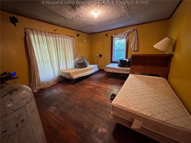 225 Laxton Hollow Road, Maysel, WV 25133