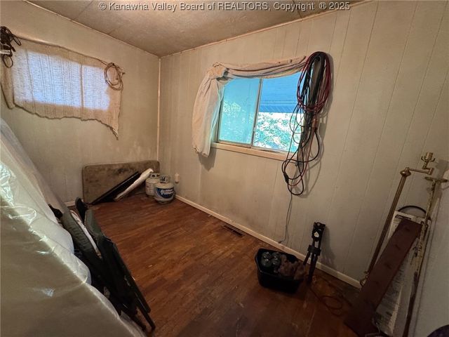 225 Laxton Hollow Road, Maysel, WV 25133