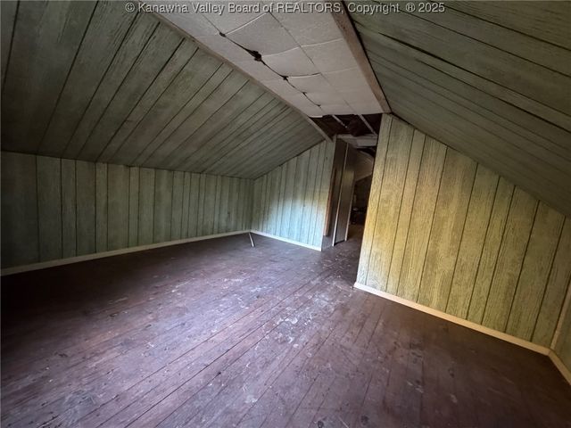 225 Laxton Hollow Road, Maysel, WV 25133