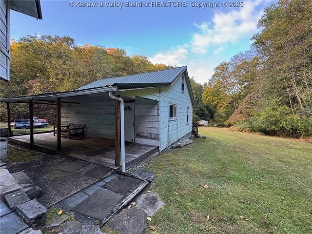 225 Laxton Hollow Road, Maysel, WV 25133