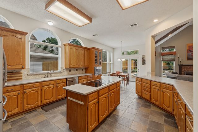 7612 Oak Knoll Drive, North Richland Hills, TX 76182