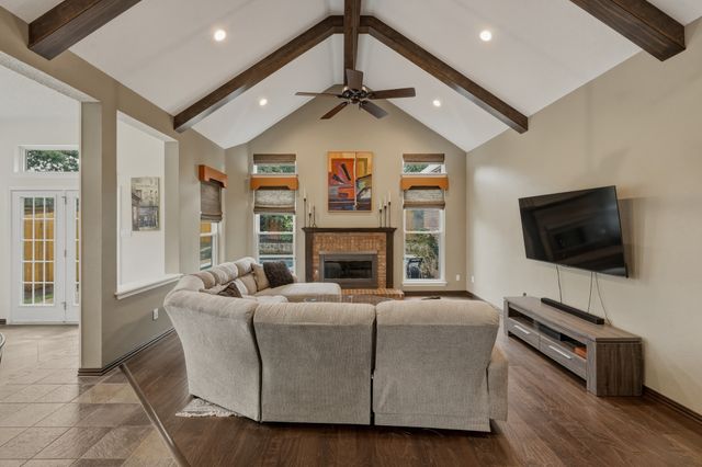 7612 Oak Knoll Drive, North Richland Hills, TX 76182