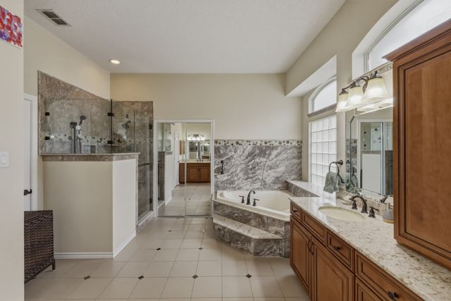 7612 Oak Knoll Drive, North Richland Hills, TX 76182