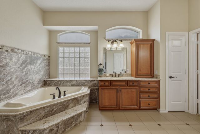 7612 Oak Knoll Drive, North Richland Hills, TX 76182