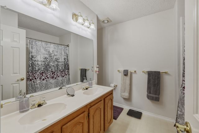 7612 Oak Knoll Drive, North Richland Hills, TX 76182