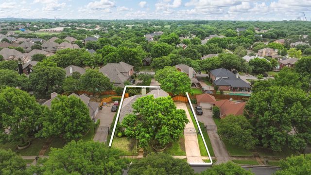 7612 Oak Knoll Drive, North Richland Hills, TX 76182