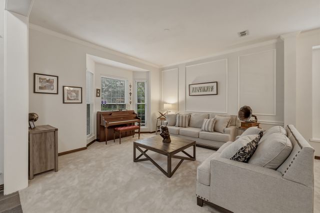 7612 Oak Knoll Drive, North Richland Hills, TX 76182